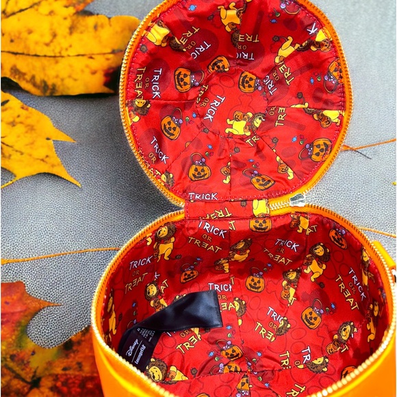 Winnie the Pooh Pumpkin Glow Crossbody Bag - Picture 8 of 8